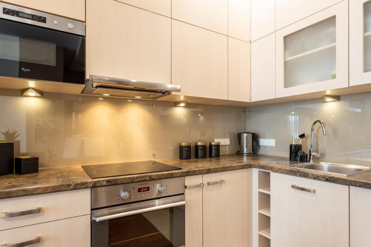 Golden - Bright And Stylish -city Center - Stawki Apartment *